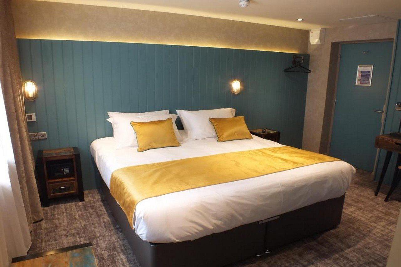 Hotel The Garrison Fort William Esterno foto
