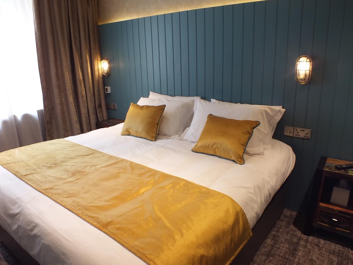 Hotel The Garrison Fort William Esterno foto