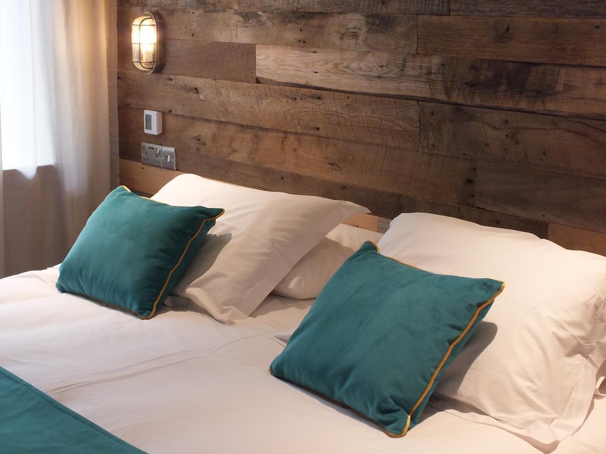Hotel The Garrison Fort William Esterno foto