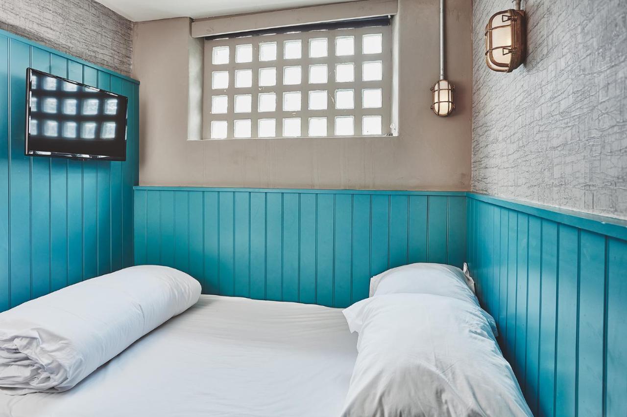 Hotel The Garrison Fort William Esterno foto