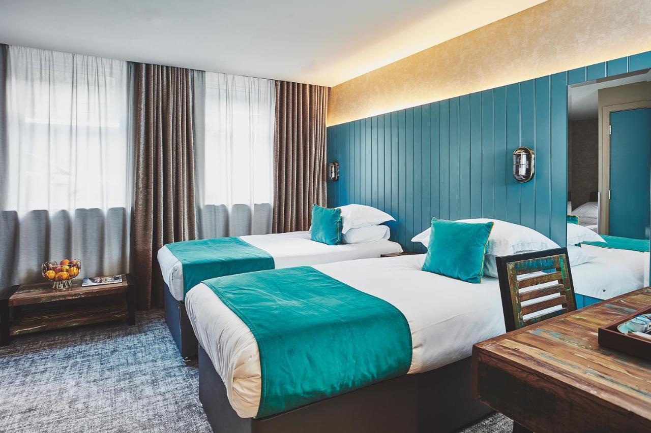 Hotel The Garrison Fort William Esterno foto